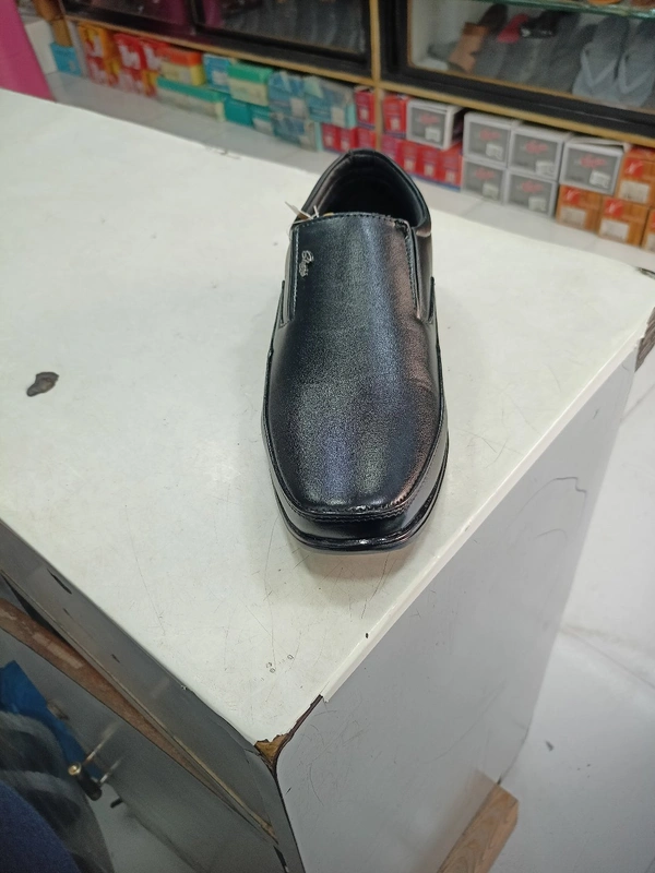 Share - Black, 6