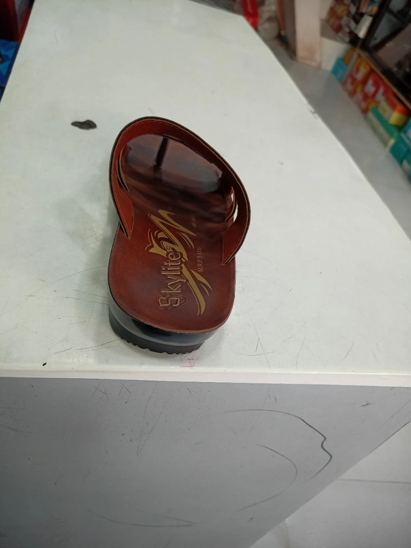 Skylite - Nutmeg Wood Finish, 8