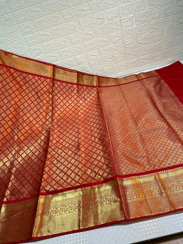 B06026 Kanjivaram Weight Pattu Saree