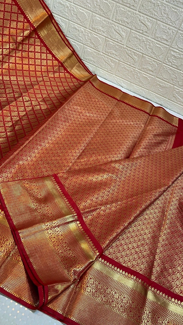 B06026 Kanjivaram Weight Pattu Saree