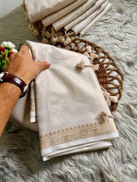 W03005 Onam Special Kasavu Saree