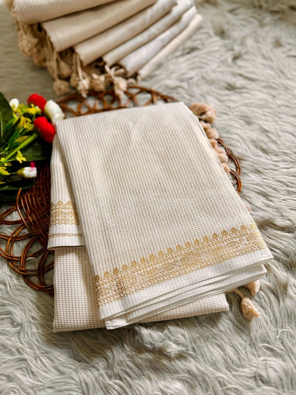 W03005 Onam Special Kasavu Saree