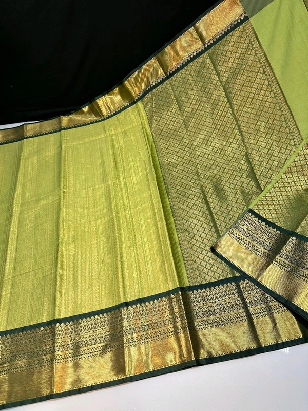 B06317 Semi Kanjivaram Soft Silk Saree - Forest Green