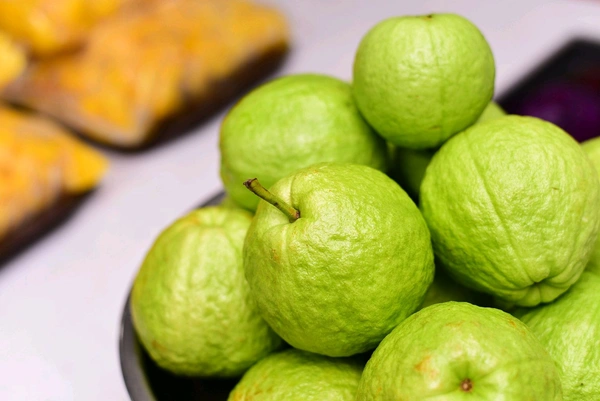 Guava / अमरूद - 1kg