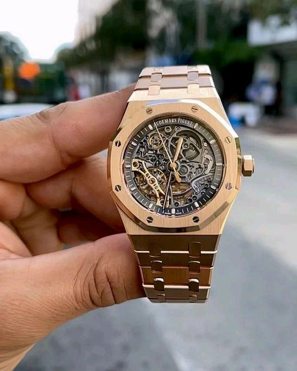 AUDERMARS PIGUET ROYAL OAK  SKELETON  - Black