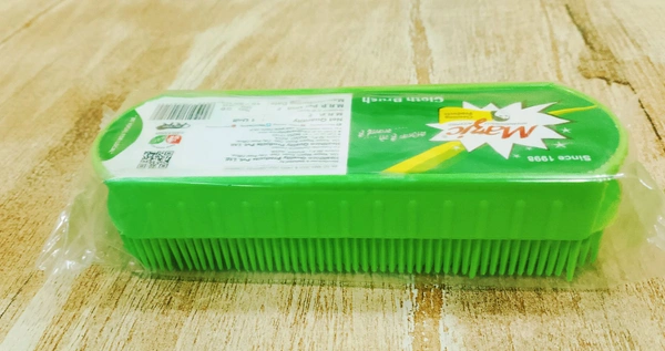 Mazic cloth brush