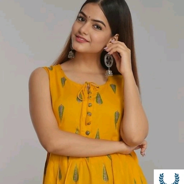 Trendy Design Kurti - S, Honey