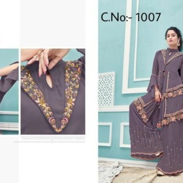 Stylish Women Ravishing Kurta Set - XXL 