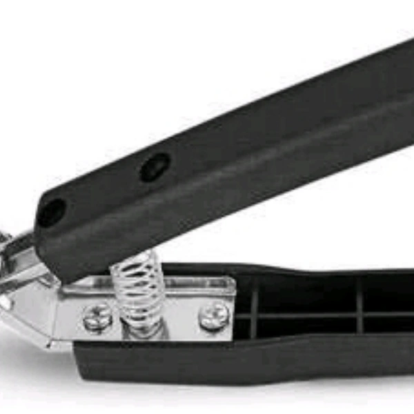 Stylish Tongs To Hold The Things - yes, random, 2 days, yes