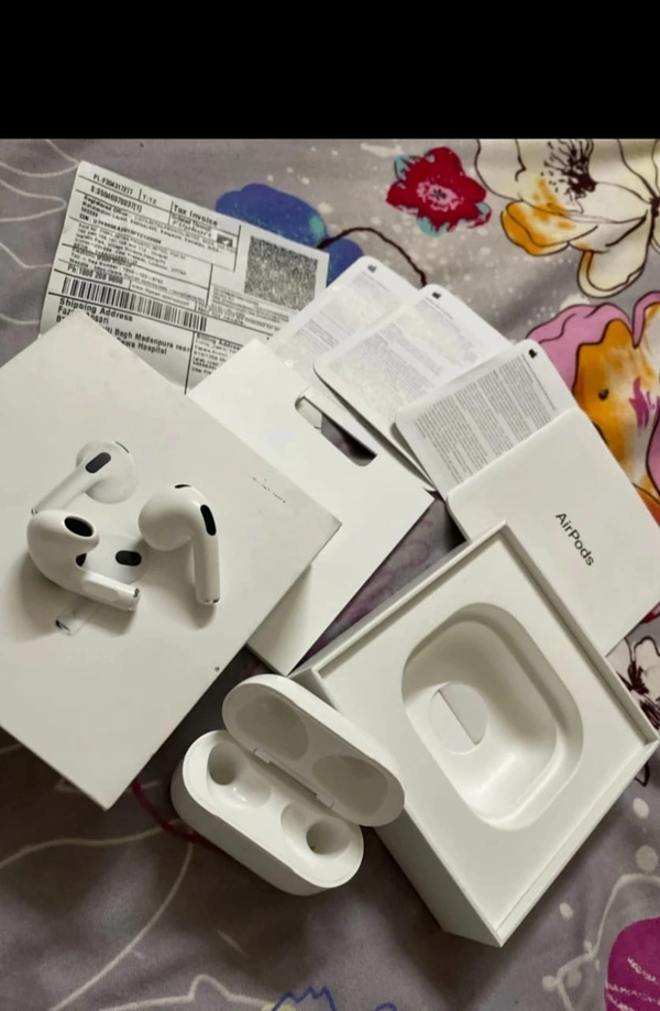 Apple AirPods Pro (2nd generation) with MagSafe Case (USB-C) Bluetooth Headset  (White, True Wireless) - White