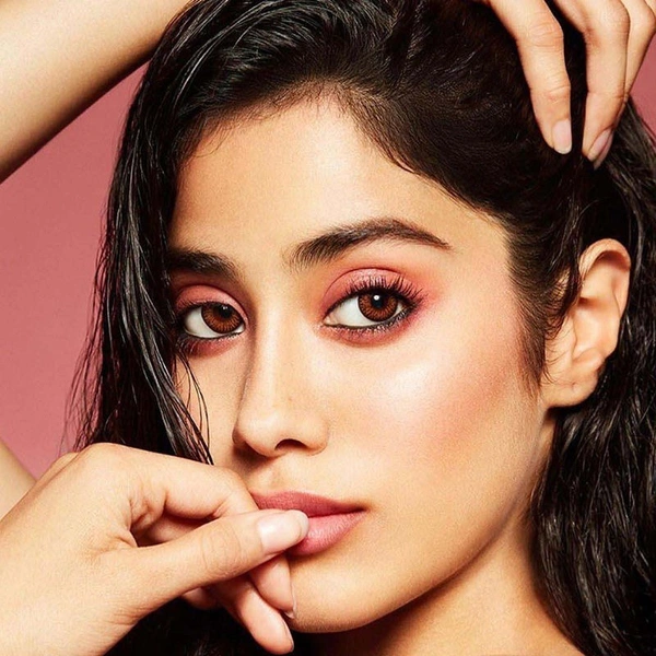 NYKAA Nykaa Eyes On Me! 10-in-1 Eyeshadow Palette - Tinsel Twilight