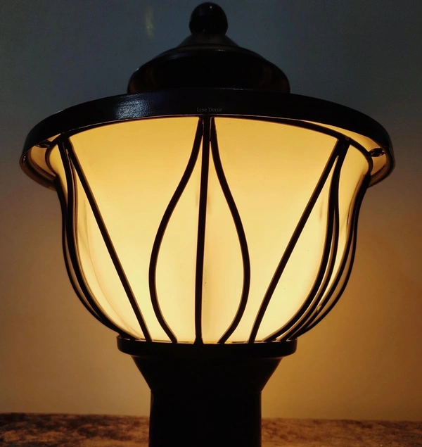 Lotus Shape Gate Light for Outdoor Piler & Pipe, Gate Lamp (Black)