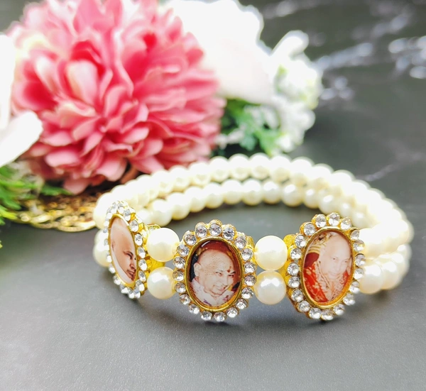 Jai Guruji Bracelet Three Swaroop  - Cream, Free Size