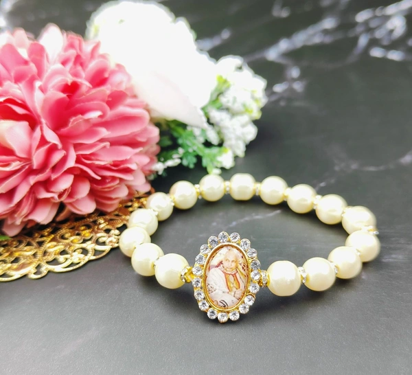Jai Guruji Bracelet Pearl - White, Free Size