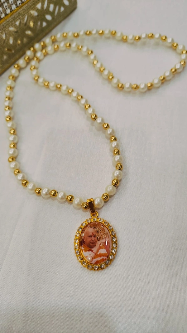 Jai Guruji Pearl Mala With Small  Locket - White, 15 Inches