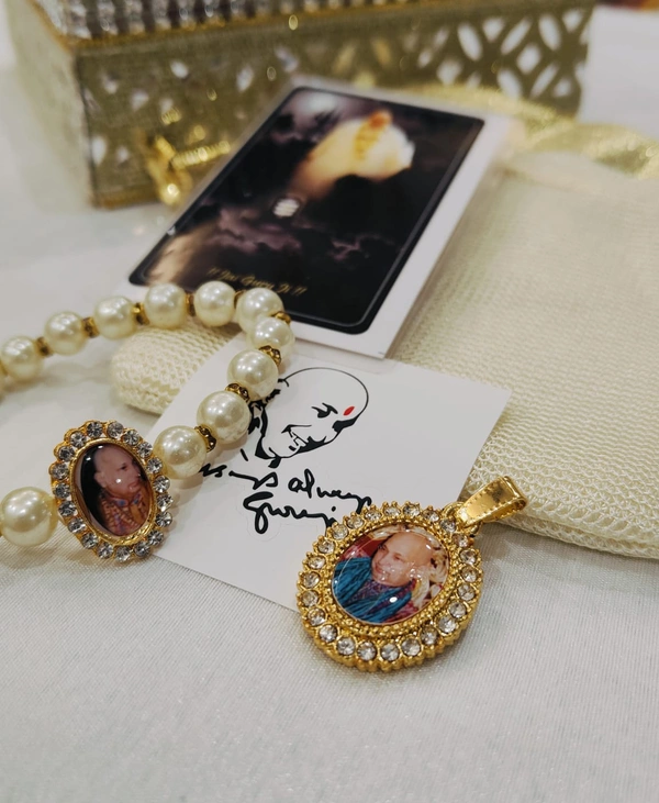 Jai Guruji Potli- Bracelet, Mobile Sticker, Locket And Pocket Swaroop.