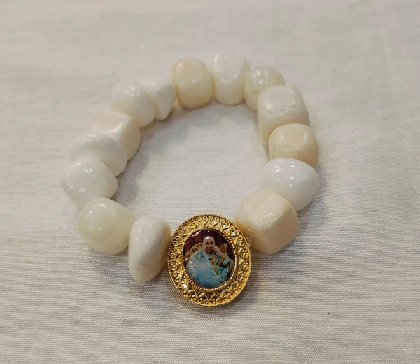 Jai Guruji Stone Bracelet  - White, Free Size