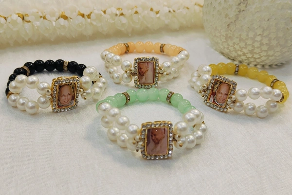 Jai Guruji Bracelet Random Colour Single Piece - Free Size