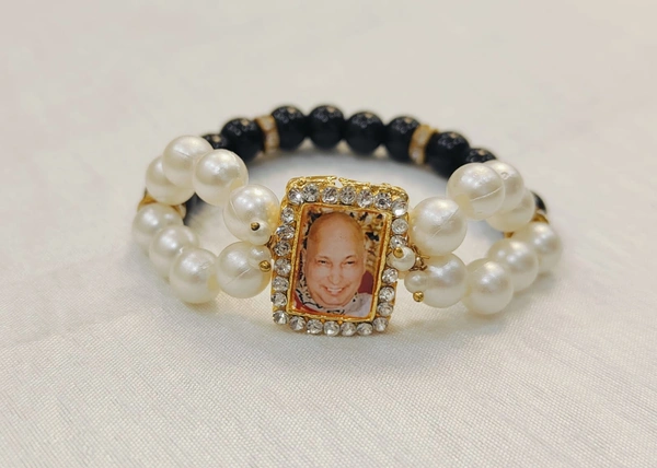 Jai Guruji Bracelet Random Colour Single Piece - Free Size