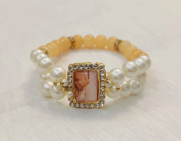 Jai Guruji Bracelet Random Colour Single Piece - Free Size