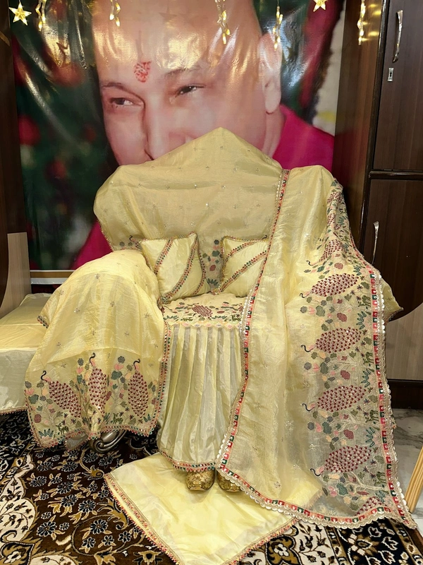 Jai Guruji 16 Pcs Chola Set