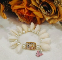 Jai Guruji Shell Bracelet With Butterfly Charm (Random Colour Charm) - White