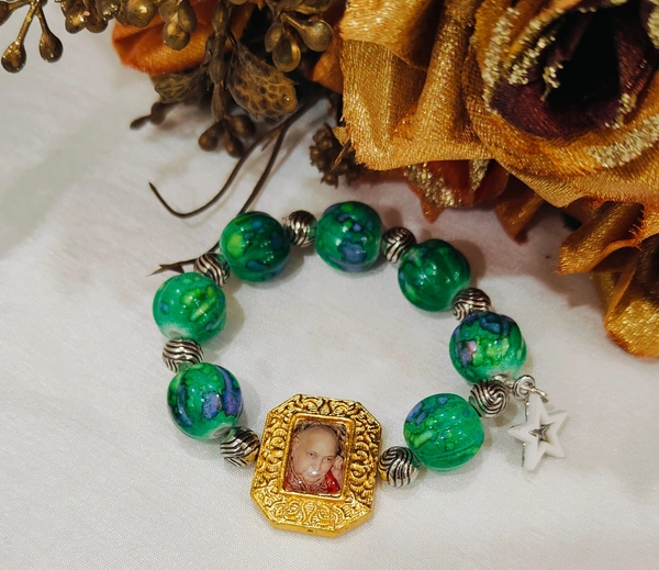 Jai Guruji Star Charm Bracelet  - Green
