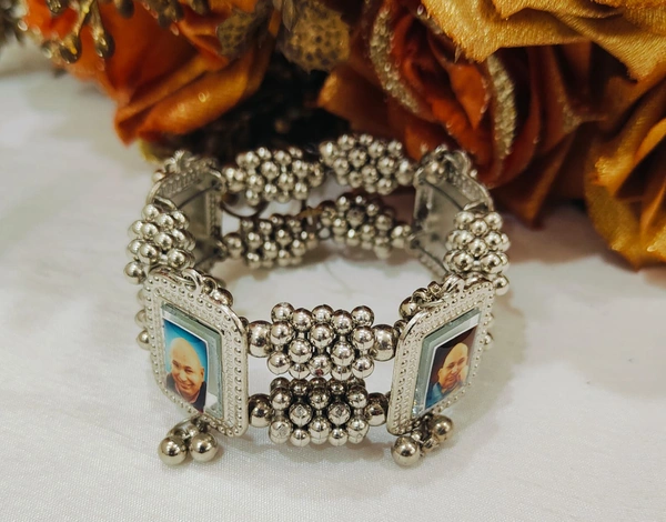 Jai Guruji Openable Oxidized Bangle - Free Size