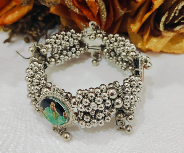 Jai Guruji Openable Oxidized Bangle - Free Size