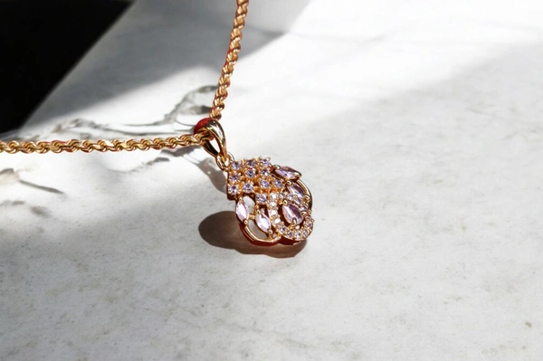 KISONA THE LYRA PENDANT - FREESIZE, GOLD