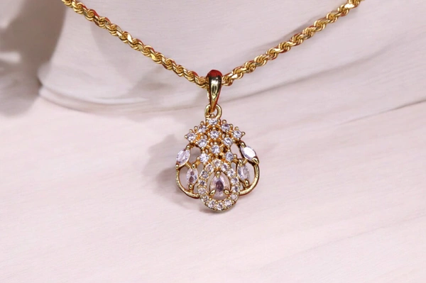 THE LYRA PENDANT