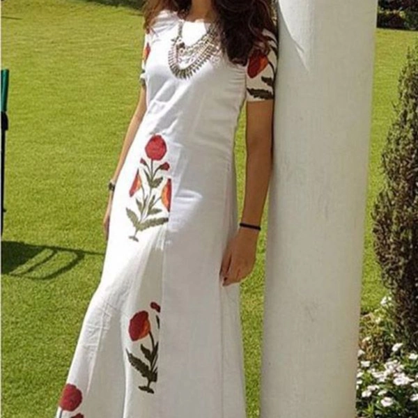 SM READYMADE GARMENT AW 510 RIDDHI DIGITAL WHITE LONG KURTI - White, size:-M 36,L 40,XL44
