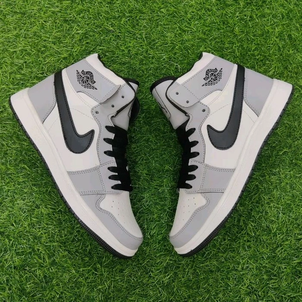 Jordan High "Grey Black" - UK 7
