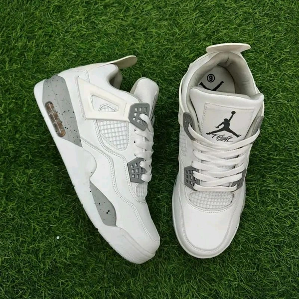 Retro 4 "White Oreo" - UK 9
