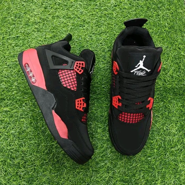 Retro 4 "Red Thunder" - UK 9