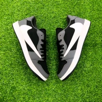 Travis Scott "Grey Black" - UK 7