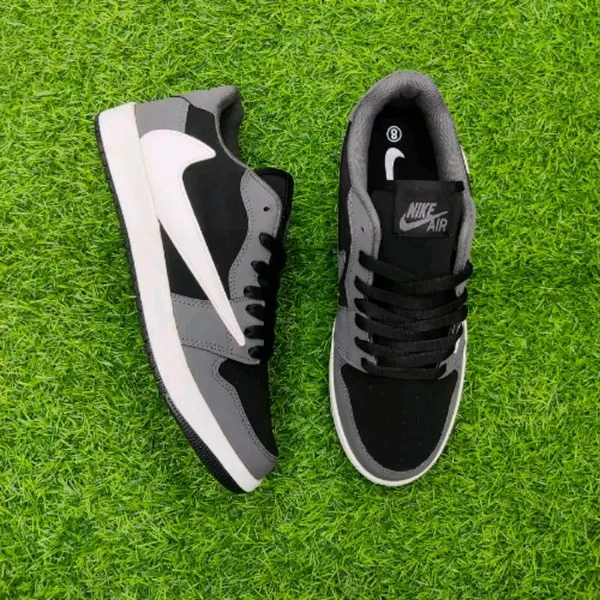 Travis Scott "Grey Black" - UK 9