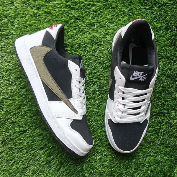 Travis Scott "Olive" - UK 8