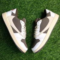 Travis Scott "Reverse Mocha" - UK 6