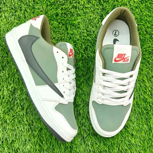 Travis Scott "Reverse Olive" - UK 6