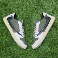 Travis Scott "Reverse Olive" - UK 10