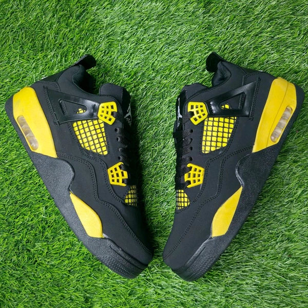 Retro 4 "Yellow Thunder" - UK 7