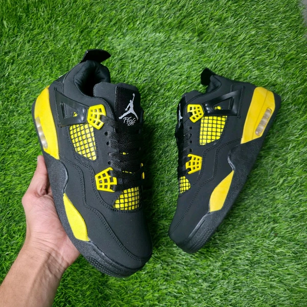 Retro 4 "Yellow Thunder" - UK 9