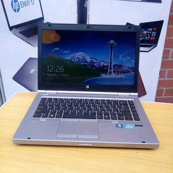 Hp Elight Book i5 8gb  - White
