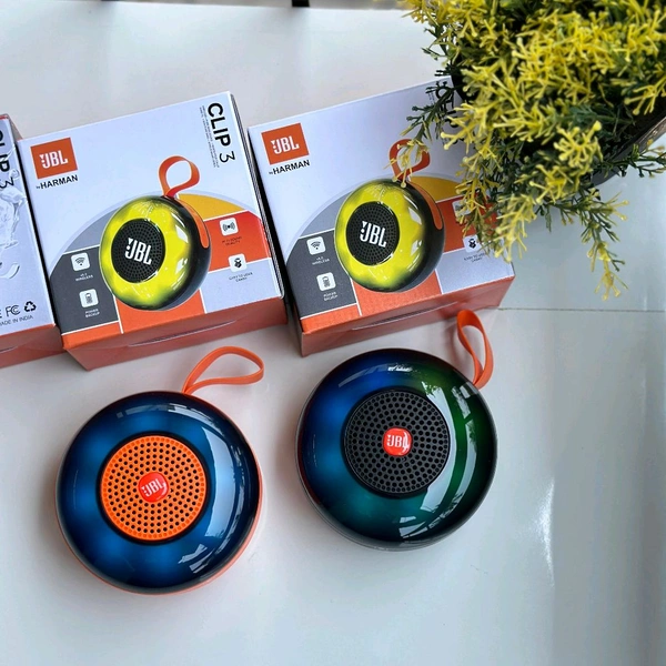 Clip 3 Portable Bluetooth Speaker Dynamic Thunder Sound 1200MAH Battery RGB 5 W Bluetooth Speaker Multicolor, Stereo Channel - Black