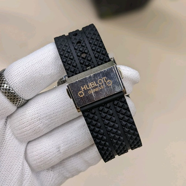 Most Demanded Analog Quartz Movement Collection With High Quality Strap Best finishing Body & Case - Black