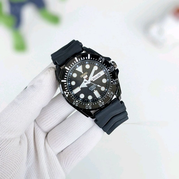 Seik0 Diver Watch Series Premium Collection With High Quality Strap Best Finishing Body & Case  - Black