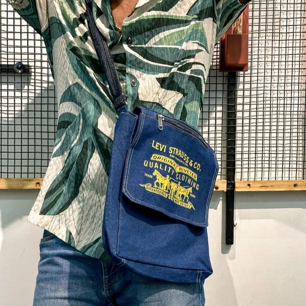 Top Quality Vintage Arts Bag | Ultra Sporty Messenger Sling Bag For Multipurpose Use - SRV6