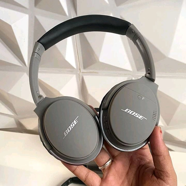QC 35 II Premium Headphone, Wireless And Connected With IOS & Android - SRBQ1