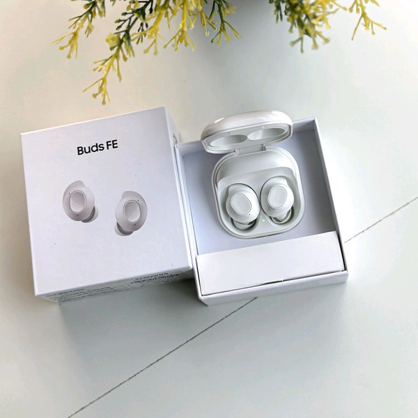 Buds Fe 2024 Wireless Charging Supporting Top Quality Collection, Bluetooth v5.0 Dual Connectivity - White
